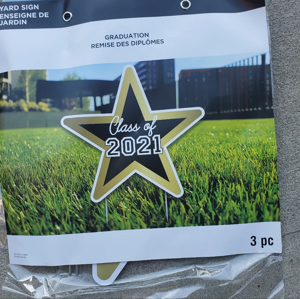 GRADUATION PARTY SUPPLIES